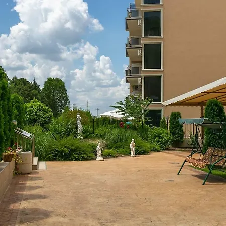Free Parking And Laundry 1bdr Vj Napospart